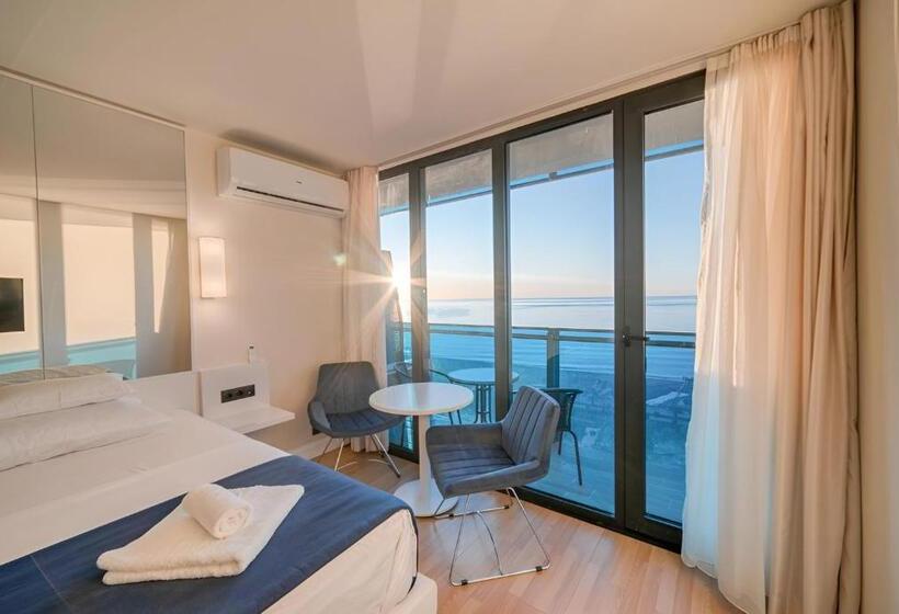 سوییت با چشم‌انداز دریا, Orbi Batumi City Beach View