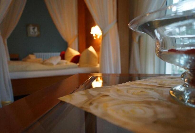 سوییت جونیور با بالکن, Waldhotel Am See Berlin Schmöckwitz