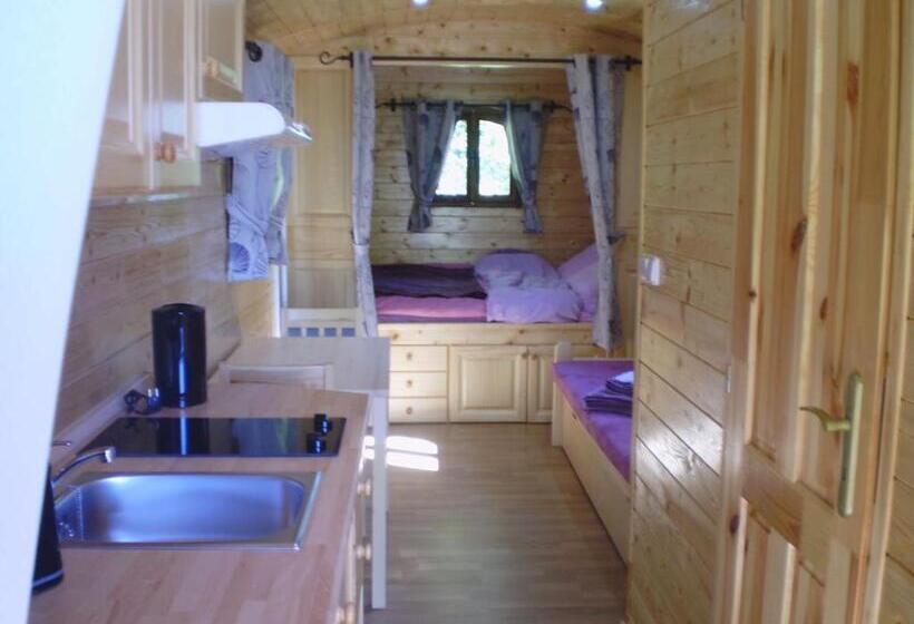 Standard room with outdoor bath, Les Roziers   Roulotte