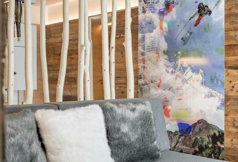 سوئیت با بالکن, Mondschein Hotel & Chalet