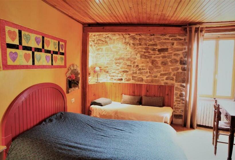 Номер Стандарт Трехместный, Gîte Ancien Hôtel Du Larzac