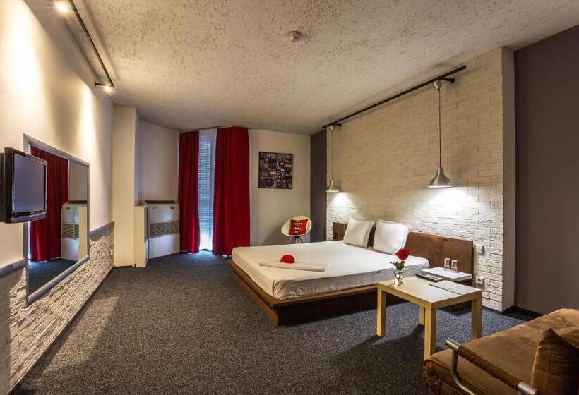 Студия Стандарт, Art Hotel Simona