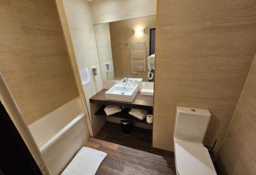 Номер Executive Вид на Бассейн, Best Western Terre De Provence