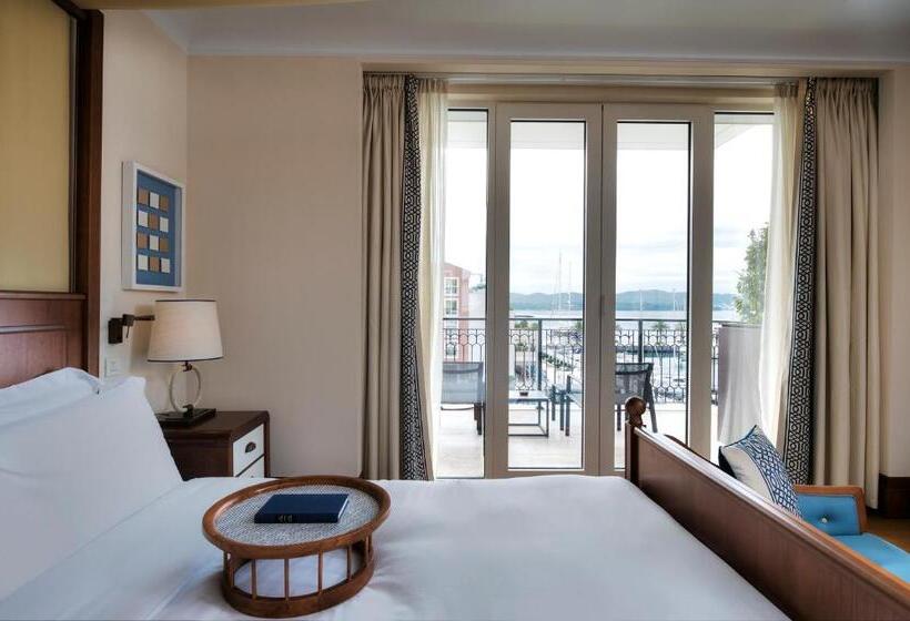 سوییت با چشم‌انداز دریا, Regent Porto Montenegro & Residences
