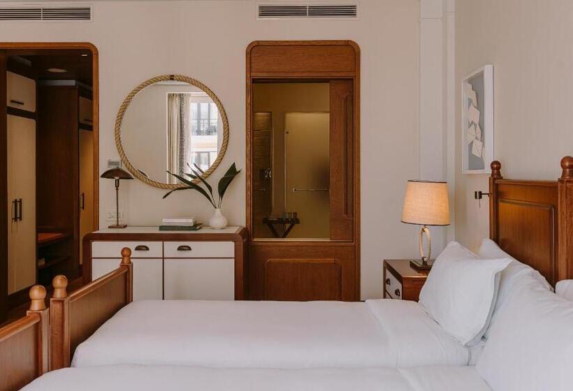 اتاق پرمیوم با چشم‌انداز دریا, Regent Porto Montenegro & Residences