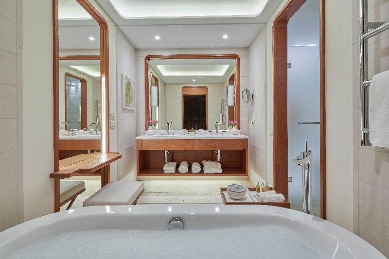 اتاق پرمیوم با چشم‌انداز دریا, Regent Porto Montenegro & Residences