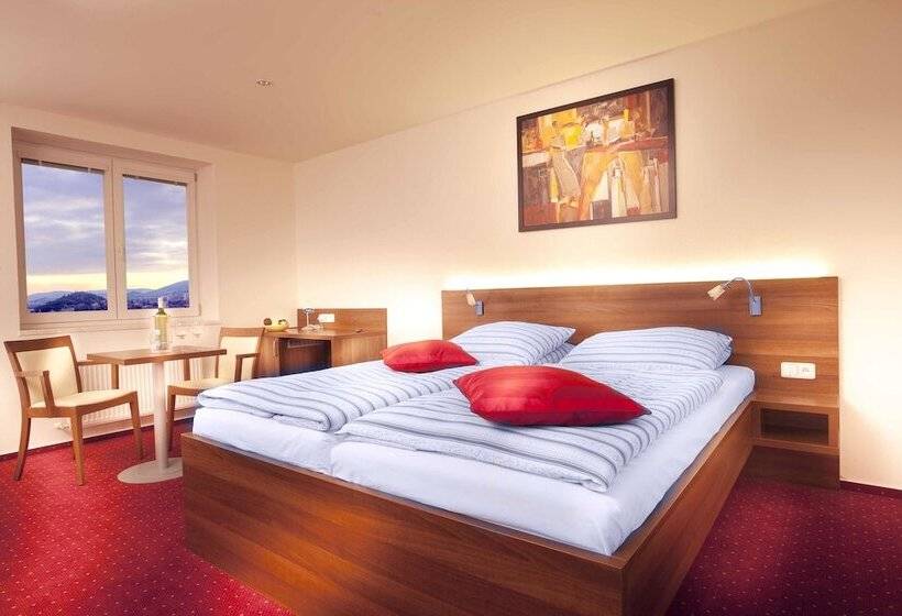 Quarto Estandar, Pension Primus