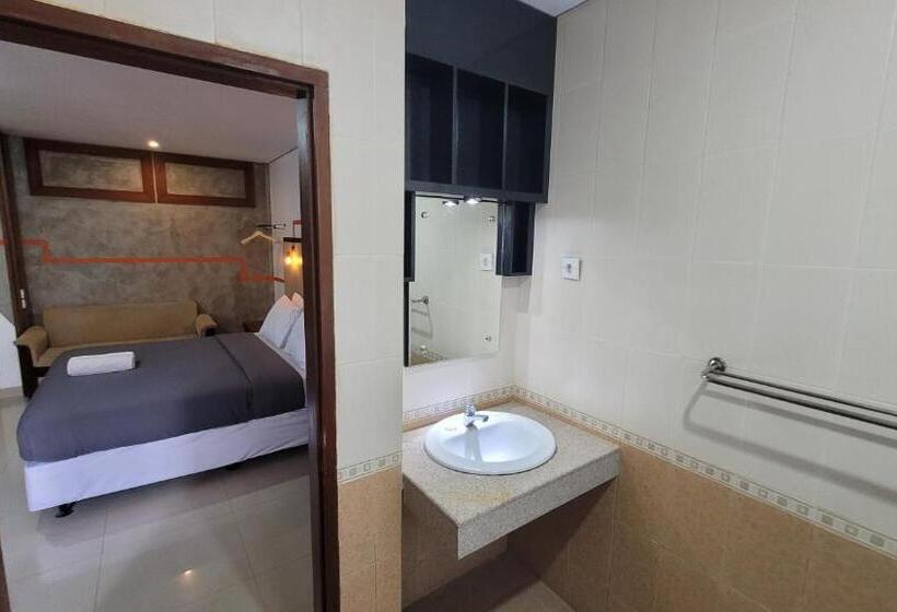 Quarto Deluxe, Sandat Hotel Legian