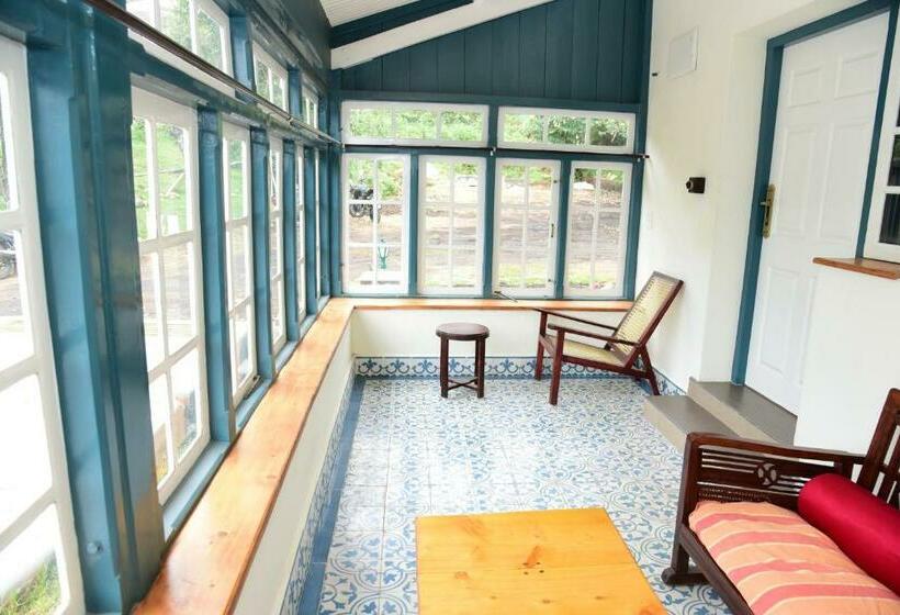 سوییت با چشم‌انداز کوه, The Hearth