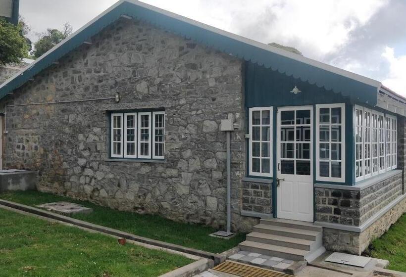 سوییت با چشم‌انداز کوه, The Hearth