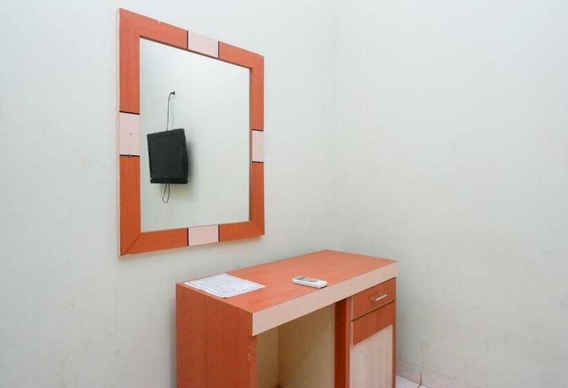اتاق استاندارد, Urbanview Hotel Platinum Parepare