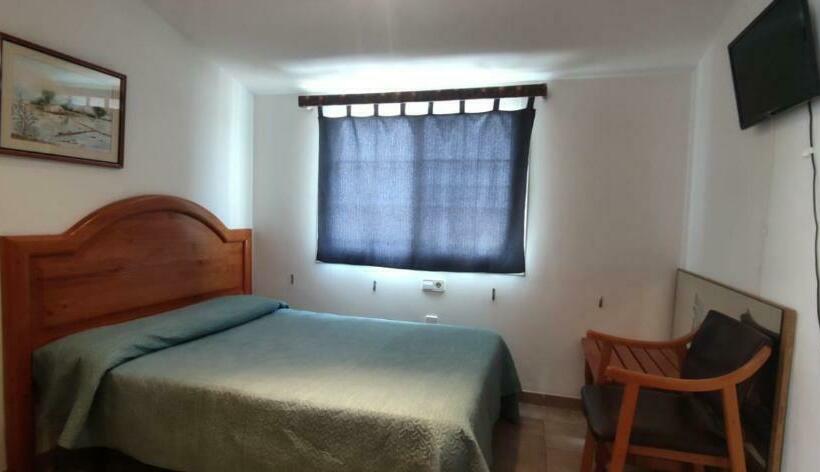 اتاق استاندارد یک نفره, Hostal Restaurant Paca