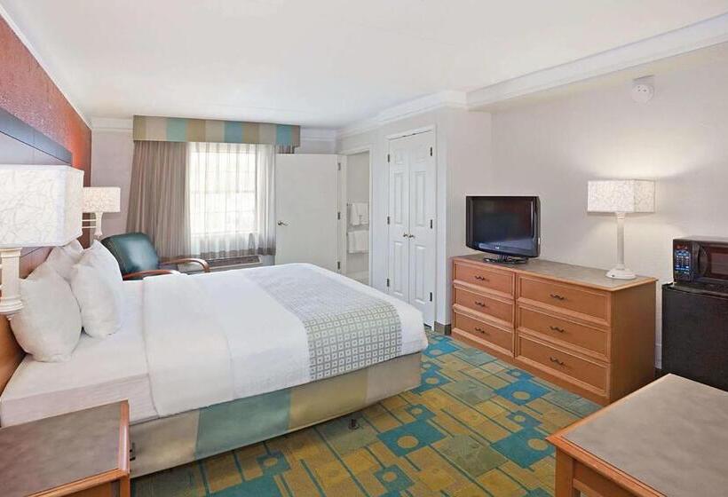 Suite Deluxe Cama King, Norwood Inn & Suites Merrillville