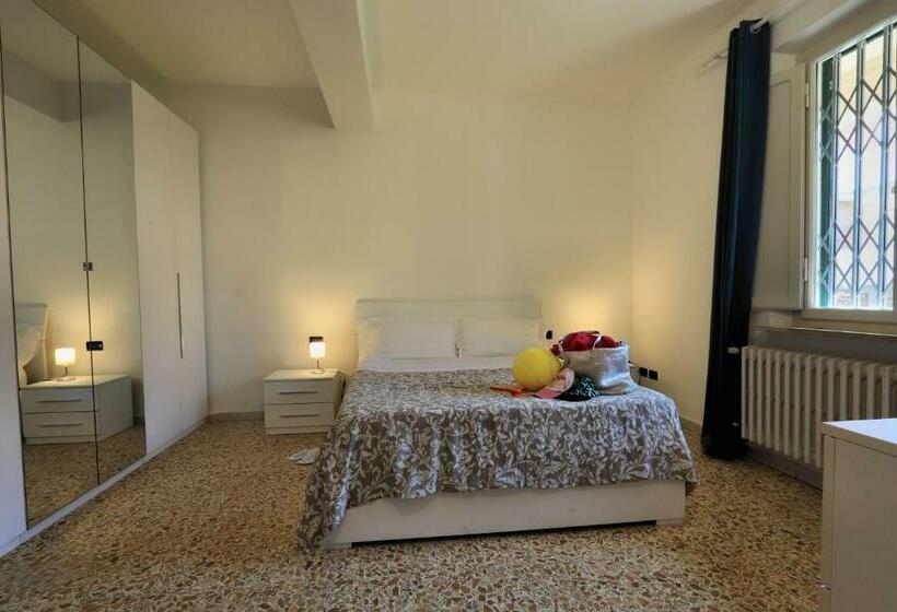 Номер Стандарт, Bed And Parking Cecina Rooms