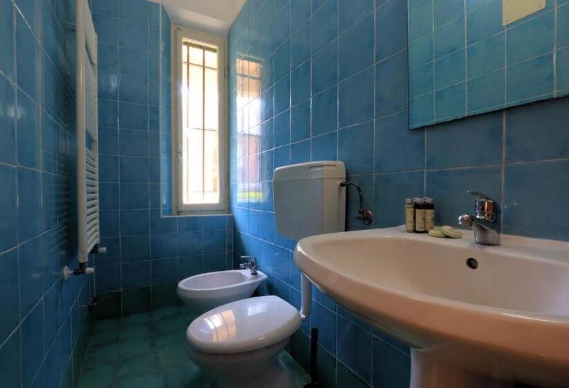 Family Suite, Bed And Parking Cecina Rooms