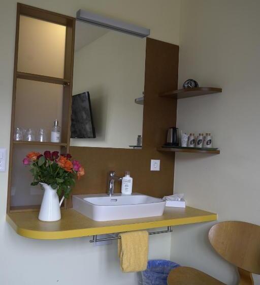 Номер Стандарт Трехместный, Alpenrose Hotel And Gardens