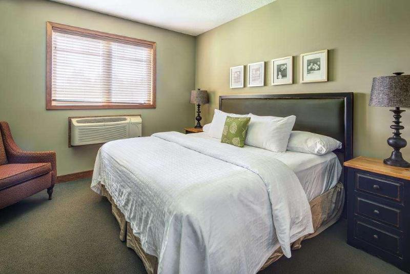 Люкс 2 Спальни, Bighorn Meadows Resort