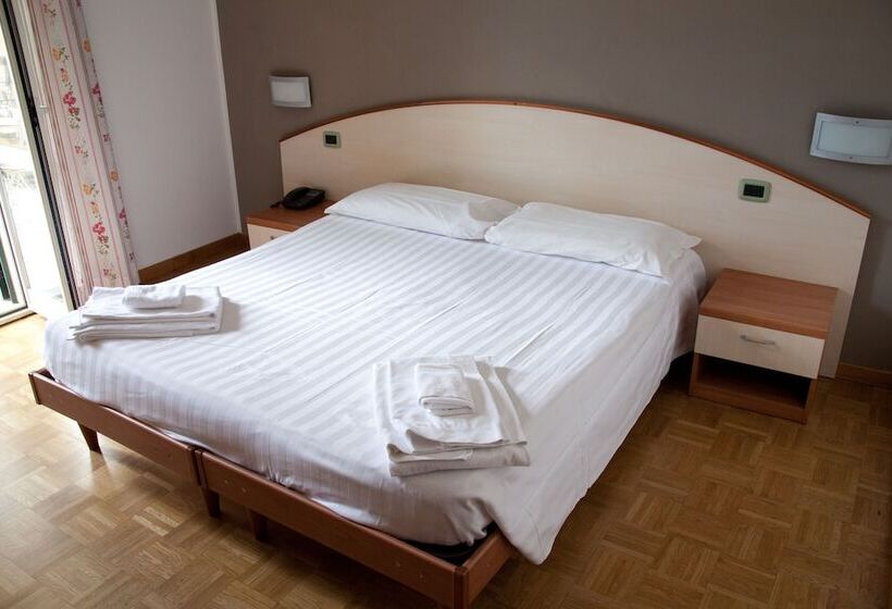 חדר סטנדרט לשלושה, Albergo Da Benedetta