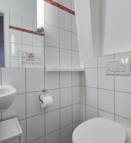 سوییت خانوادگی, Hine Adon Fribourg