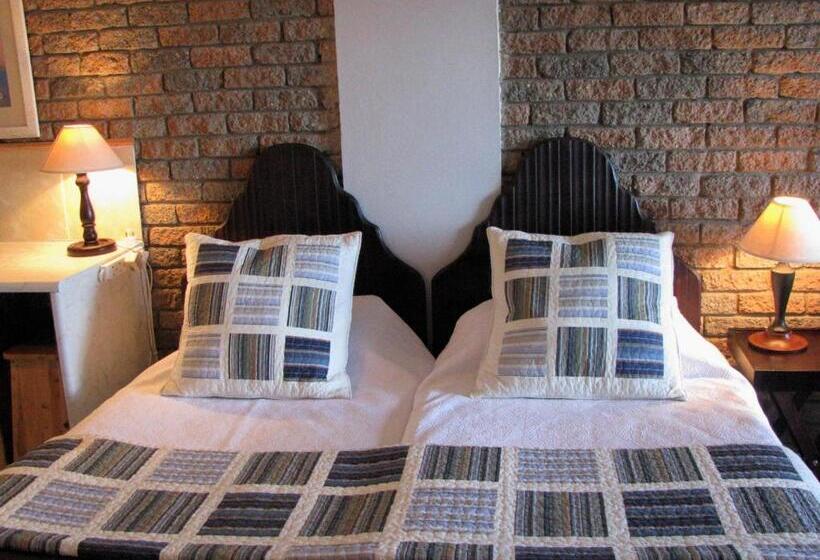 Студия Стандарт, Amzee Bokmakierie Guest House
