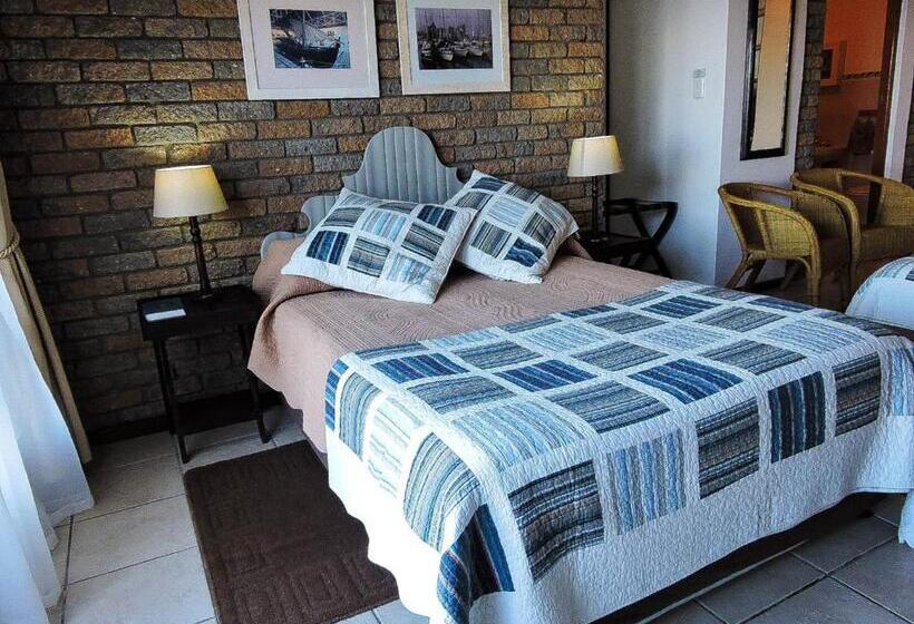 Студия Стандарт, Amzee Bokmakierie Guest House