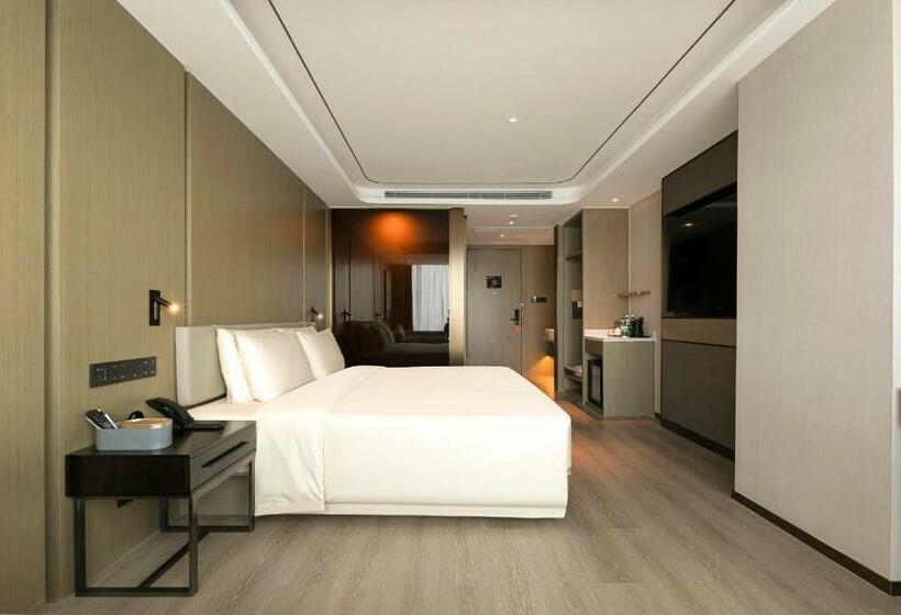 Номер Deluxe, Atour Hotel Wuhan Hankou Financial Center