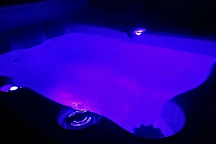 豪华房间, La Suite De Charme Du Mas De La Fontaine De Jonquier Avec Spa Privatif