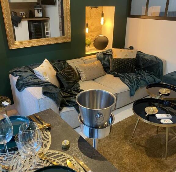 豪华房间, La Suite De Charme Du Mas De La Fontaine De Jonquier Avec Spa Privatif