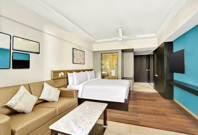 Номер Premium Вид на Бассейн, Radisson Resort Goa Baga