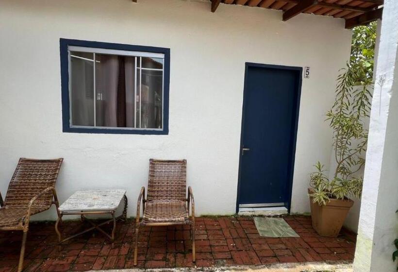 اتاق استاندارد سه تخته با چشم‌انداز باغ, Chalés E Camping Bela Vista
