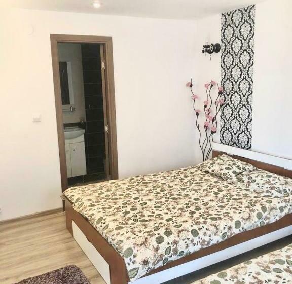 اتاق استاندارد سه نفره, Casa Alexia