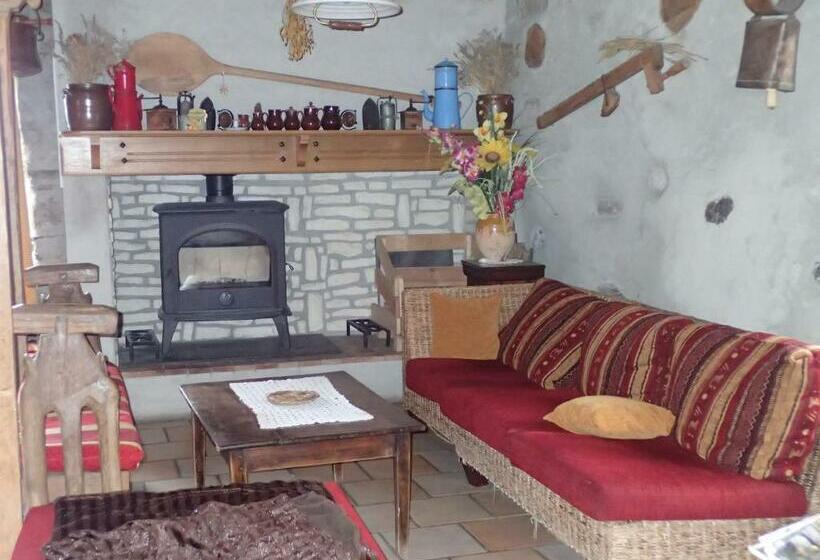اتاق استاندارد سه نفره, Gîte Soum De L Ase