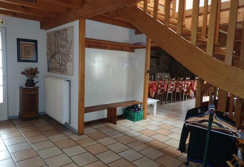 اتاق استاندارد سه نفره, Gîte Soum De L Ase