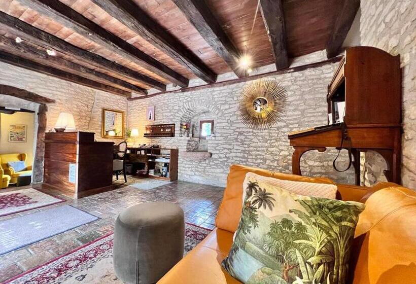 سوییت لوکس, Hôtel Les Vieilles Tours Rocamadour