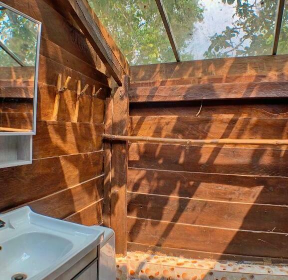 اتاق استاندارد با چشم‌انداز کوهستان, Nature Lodge
