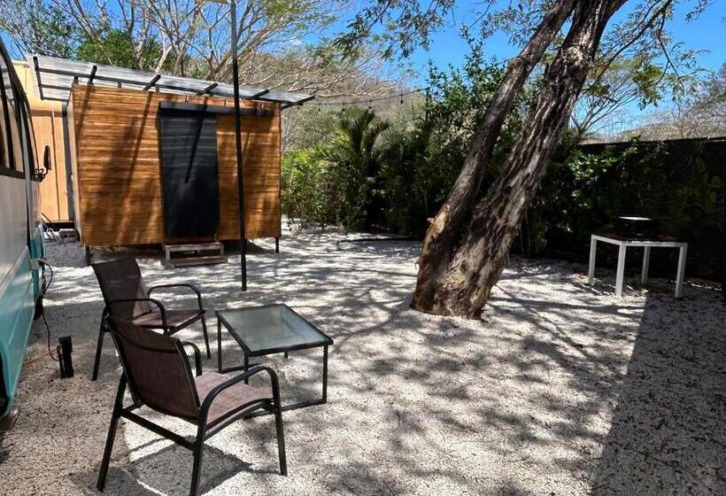 اتاق لوکس, Pyramid Tamarindo