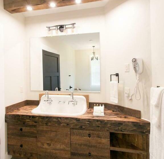 Люкс, Farmhouse Suites By Amish Country Lodging