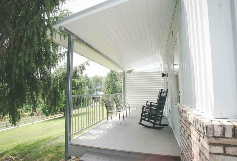 Люкс, Farmhouse Suites By Amish Country Lodging