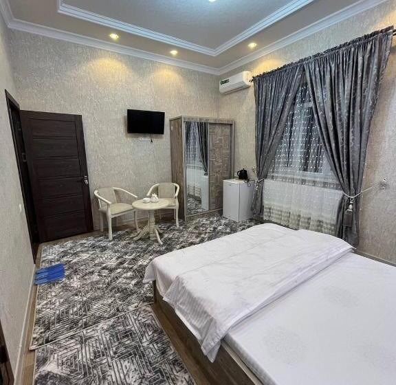 سوئیت با تخت بزرگ, Jasmina