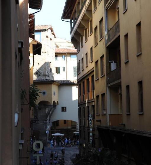 اتاق لوکس با بالکن, Piccolo Borgo Antico