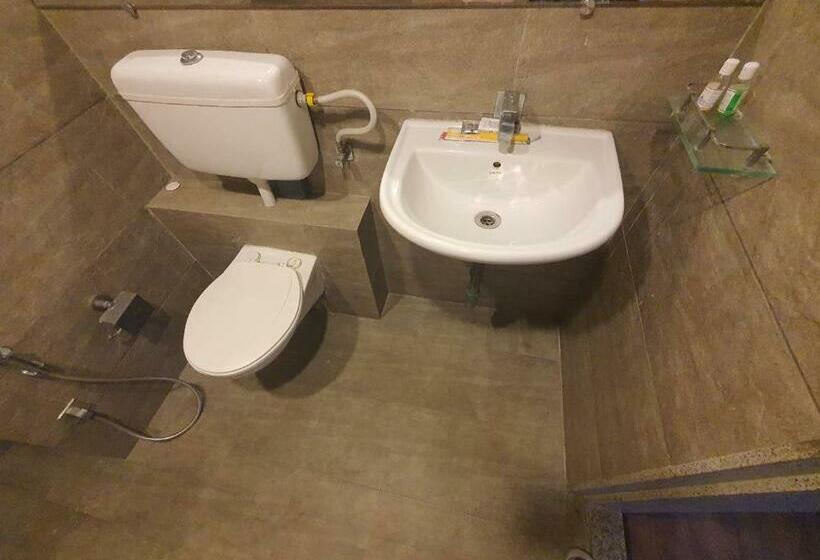 اتاق لوکس خانوادگی, Weekend Address Managed By P.c Homes