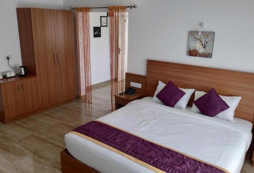 Люкс с Балконом, Munnar Ice Queen Resorts