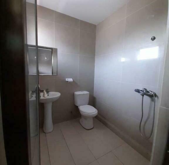 Апартаменты 2 Спальни, Oyo Home 90435 Sena Home Homestay #819