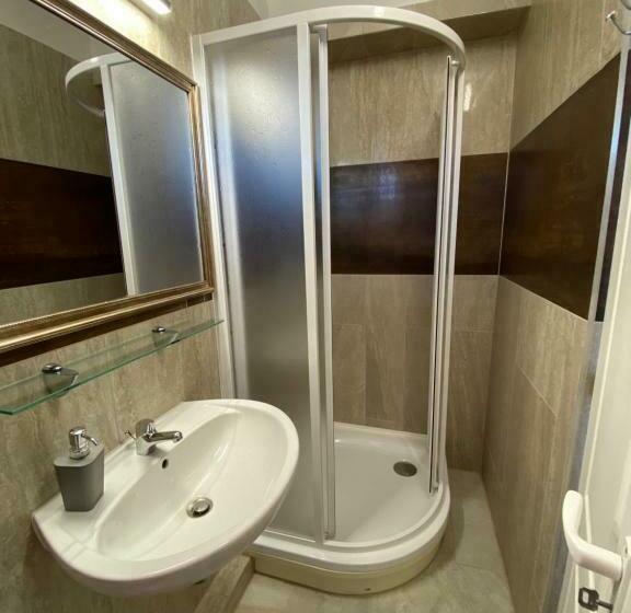 آپارتمان 3 خوابه, Platán Apartmanház