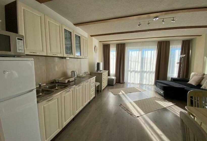 آپارتمان 3 خوابه, Platán Apartmanház