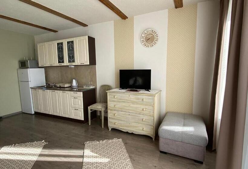 آپارتمان 3 خوابه, Platán Apartmanház