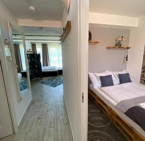 آپارتمان 1 خوابه همکف, Platán Apartmanház