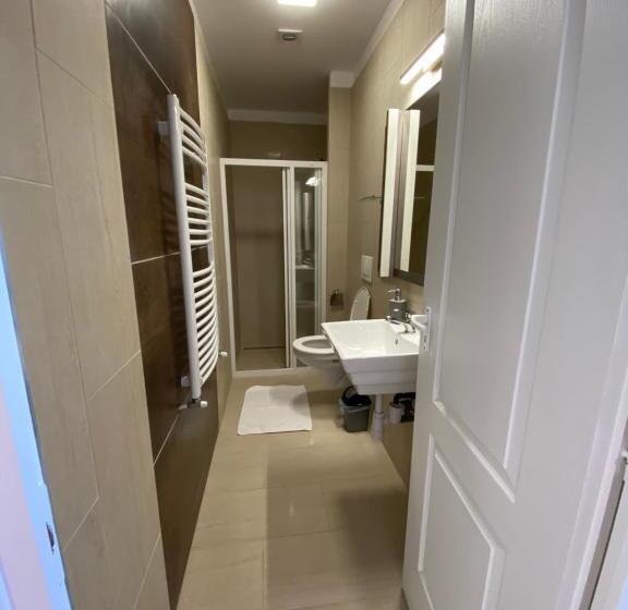 اتاق استاندارد, Platán Apartmanház
