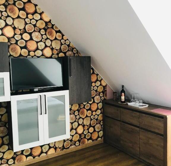 آپارتمان 1 خوابه با چشم‌انداز باغ, Platán Apartmanház