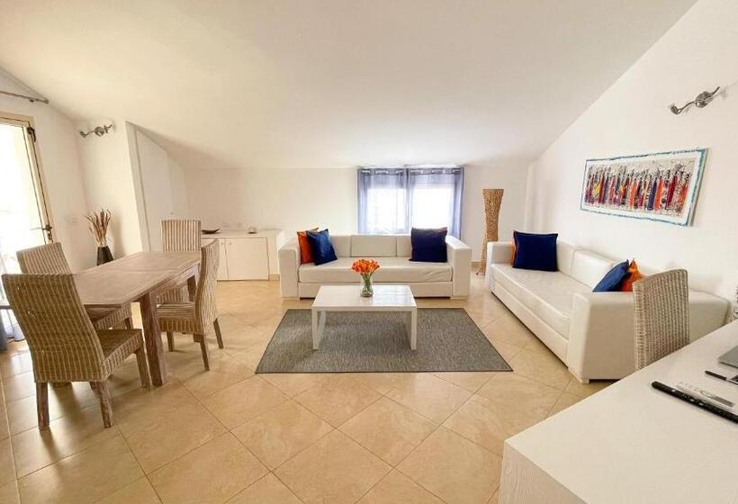 آپارتمان 1 خوابه با تراس, Branco Suites   Rooms & Holiday Apartments